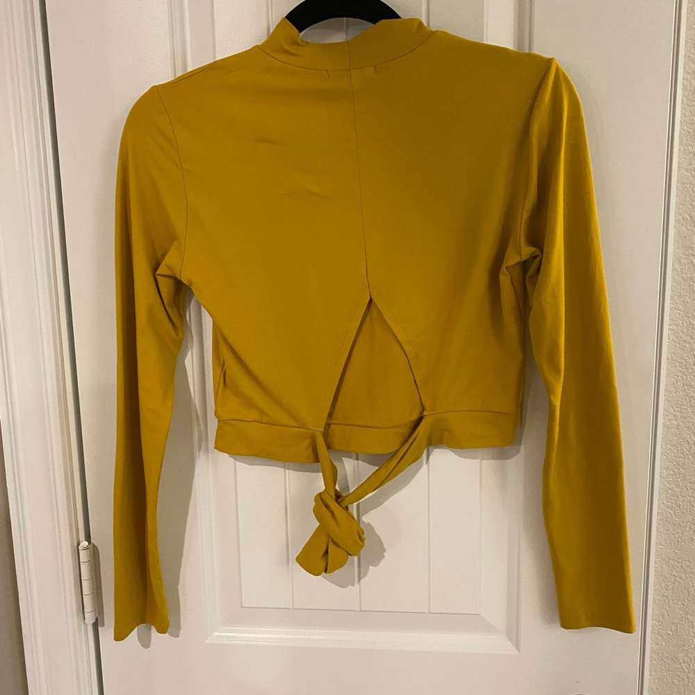 Yellow crop top - Picture 2 of 2
